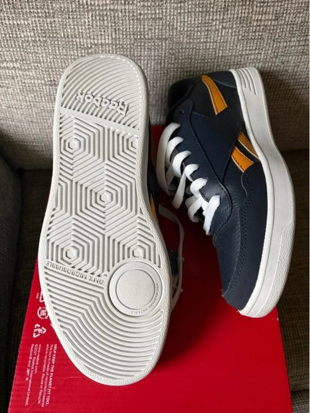 NWT Reebok sneakers navy & gold 7.5